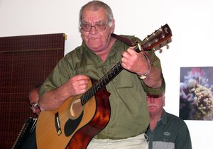 BBos Orkes-ikoon sterf